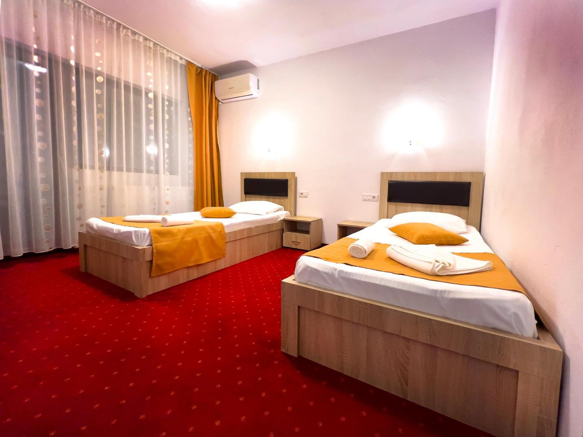 Pensiunea Ewe Caciulata Bagian luar foto